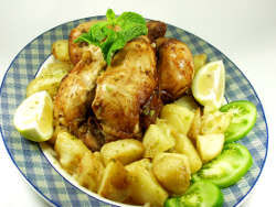 Veja quais são os pratos típicos da região centro-oeste. Prato Frango Batata